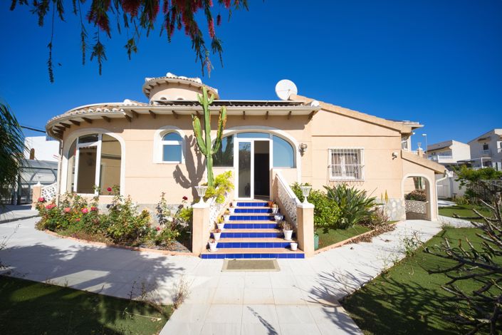 Image No.42-4 Bed Villa for sale