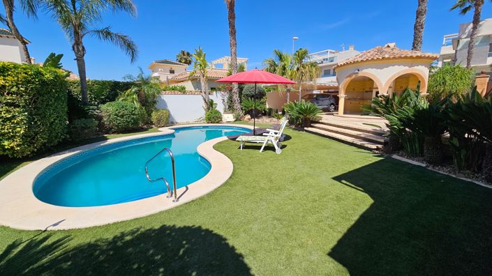 Image No.10-4 Bed Villa for sale