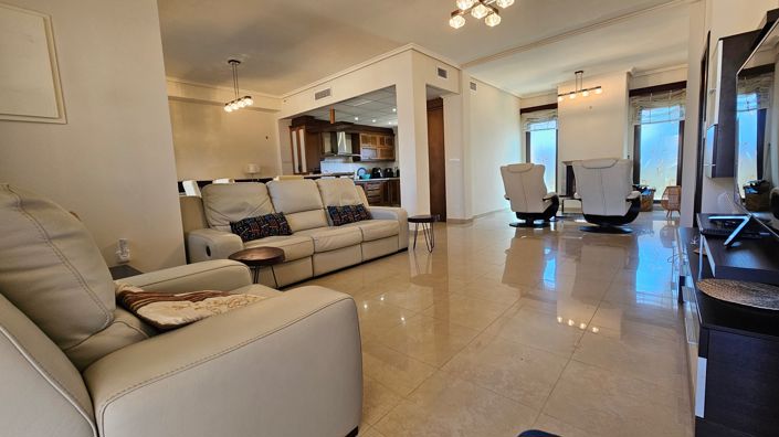 Image No.2-4 Bed Villa for sale