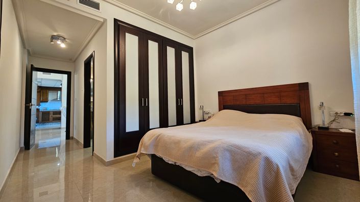 Image No.5-4 Bed Villa for sale