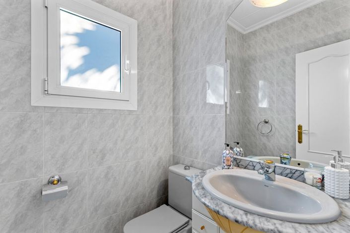 Image No.22-4 Bed Villa for sale