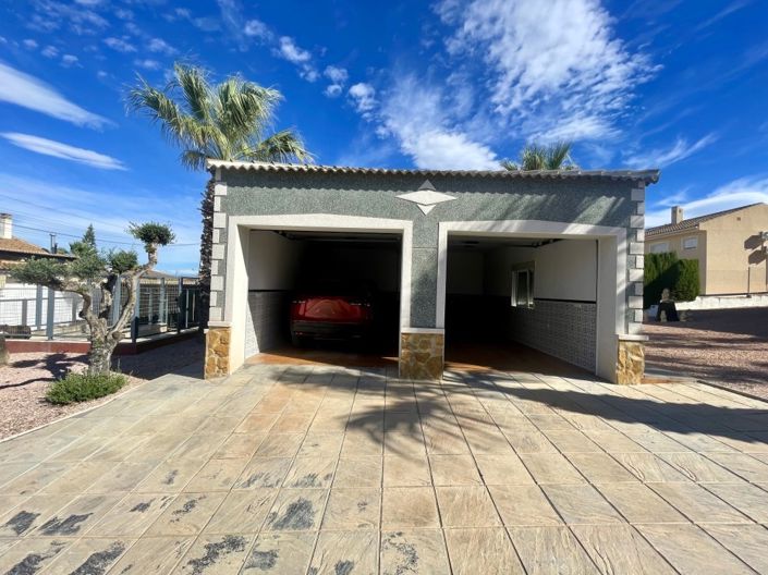 Image No.20-4 Bed Villa for sale