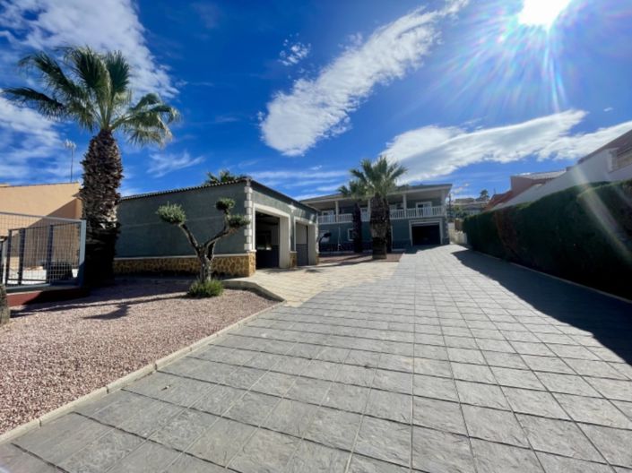 Image No.27-4 Bed Villa for sale