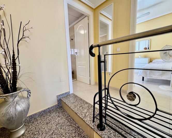 Image No.14-3 Bed Townhouse for sale