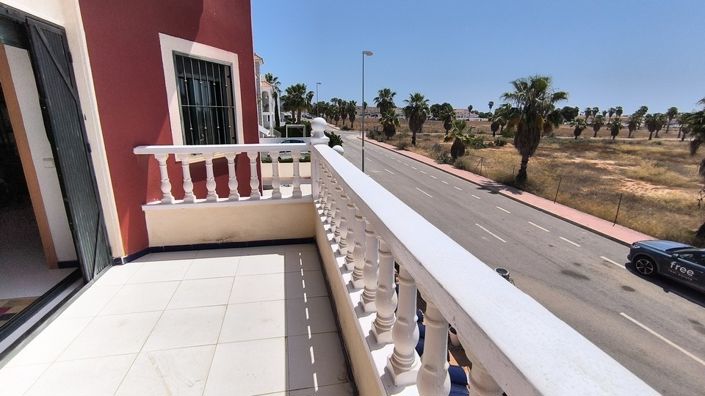 Image No.20-3 Bed Townhouse for sale