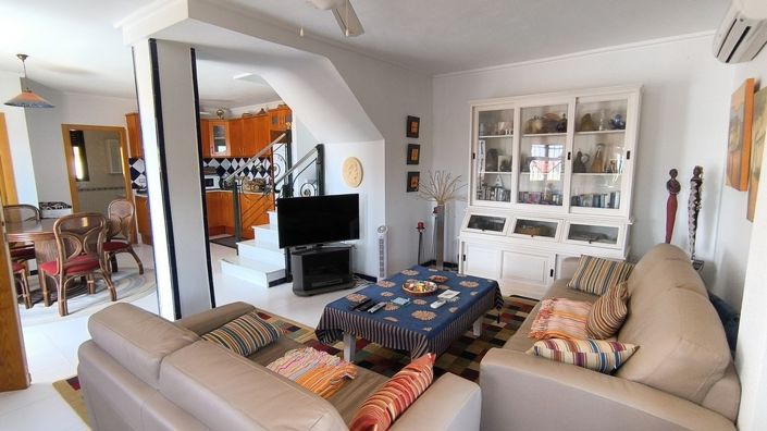 Image No.6-3 Bed Townhouse for sale