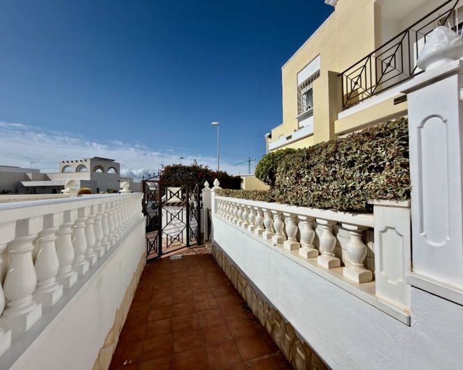 Image No.21-3 Bed Townhouse for sale