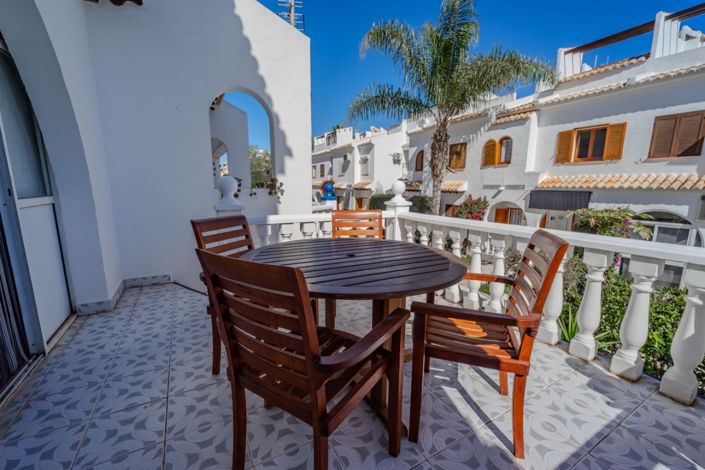 Image No.18-3 Bed Townhouse for sale