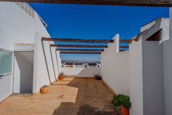 Image No.21-3 Bed Townhouse for sale