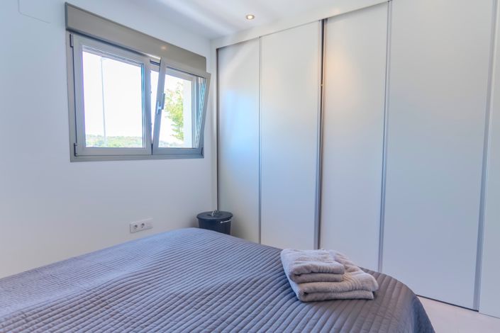 Image No.10-4 Bed Villa for sale