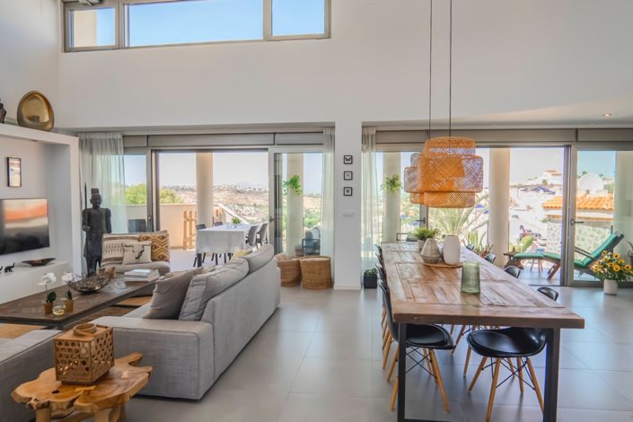 Image No.2-4 Bed Villa for sale