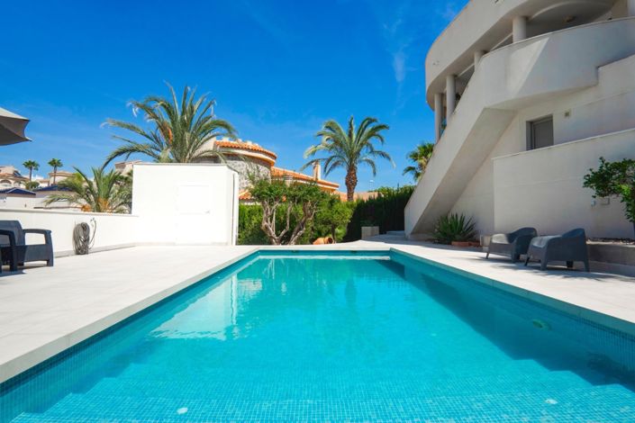 Image No.33-4 Bed Villa for sale
