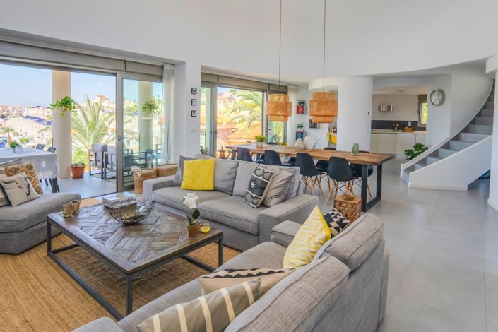 Image No.4-4 Bed Villa for sale