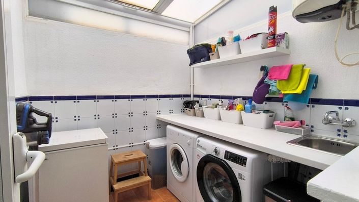 Image No.11-3 Bed House for sale