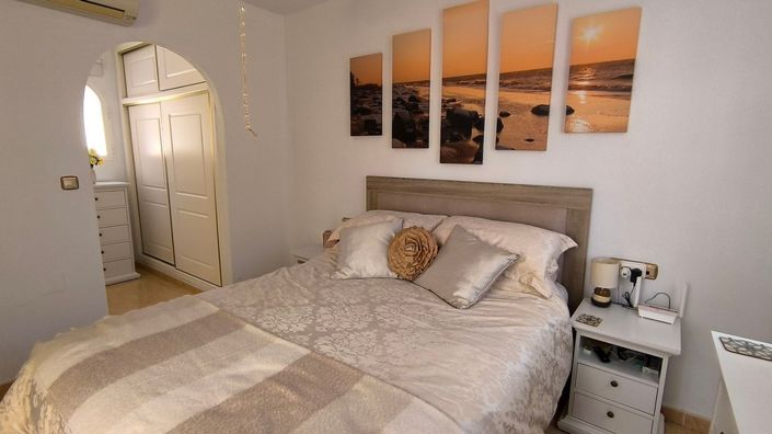 Image No.13-3 Bed House for sale