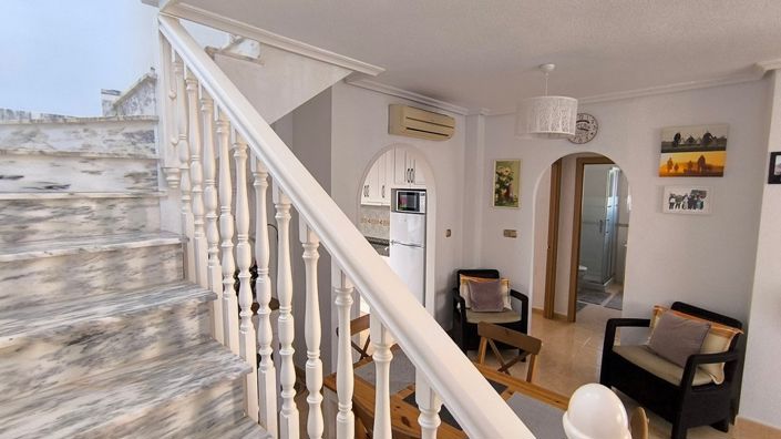 Image No.8-3 Bed House for sale