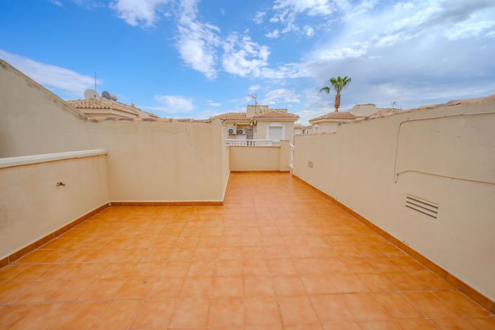 Image No.11-2 Bed House for sale