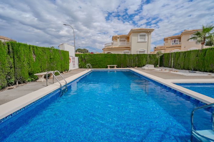 Image No.14-2 Bed House for sale