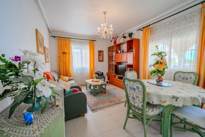 Image No.4-2 Bed House for sale