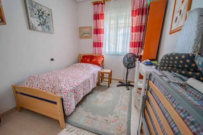 Image No.9-2 Bed House for sale