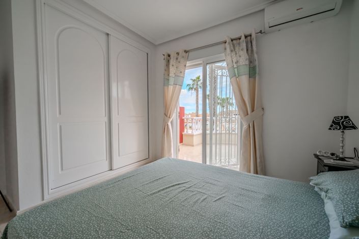 Image No.16-2 Bed Townhouse for sale