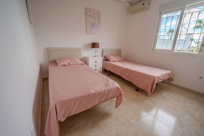 Image No.17-2 Bed Townhouse for sale