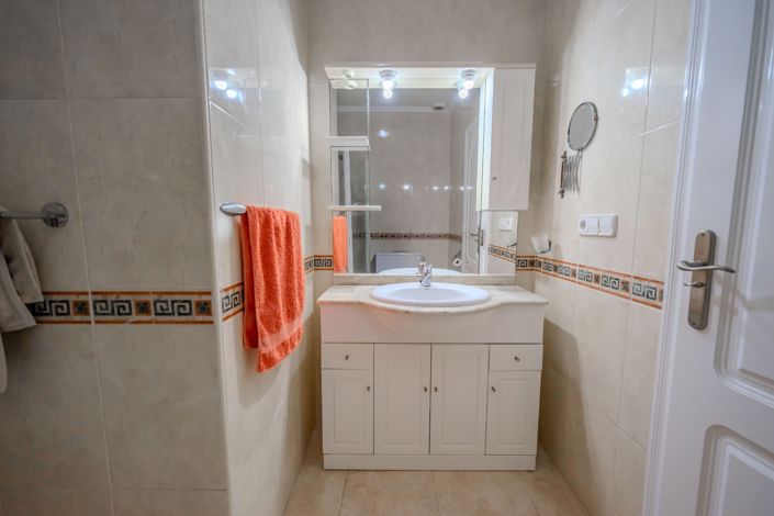 Image No.21-2 Bed Townhouse for sale