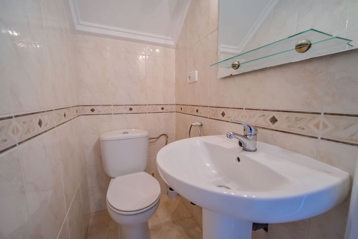 Image No.22-2 Bed Townhouse for sale