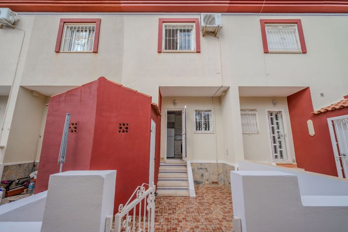 Image No.27-2 Bed Townhouse for sale