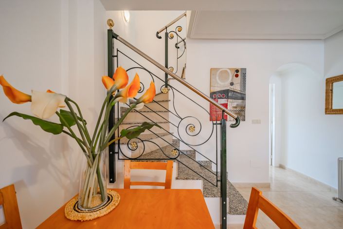 Image No.8-2 Bed Townhouse for sale