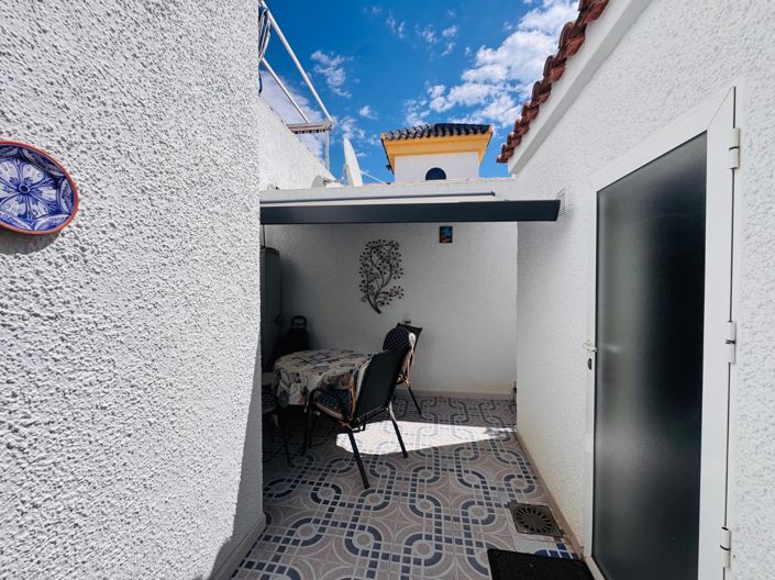 Image No.17-2 Bed House for sale