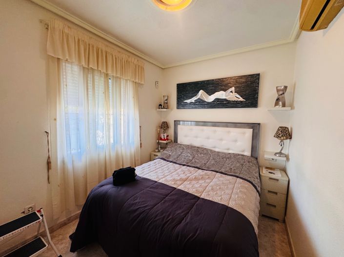 Image No.25-2 Bed House for sale