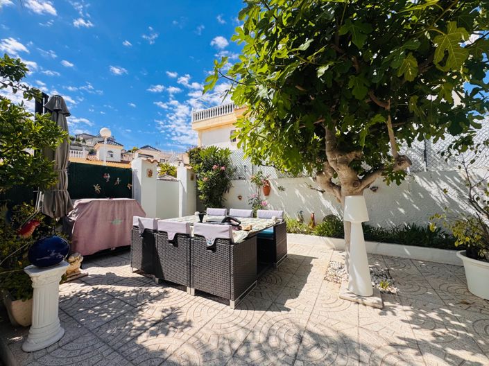 Image No.9-2 Bed House for sale