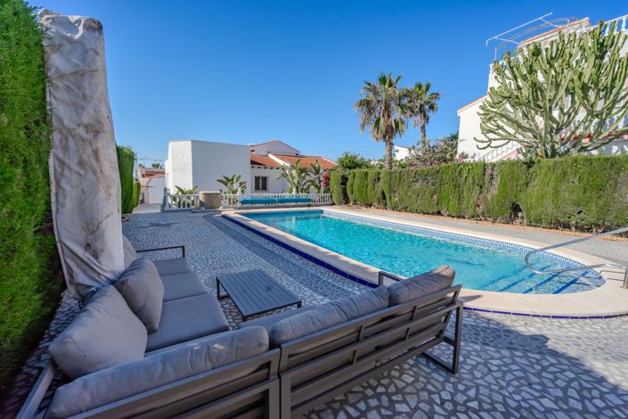 Image No.57-3 Bed Villa for sale