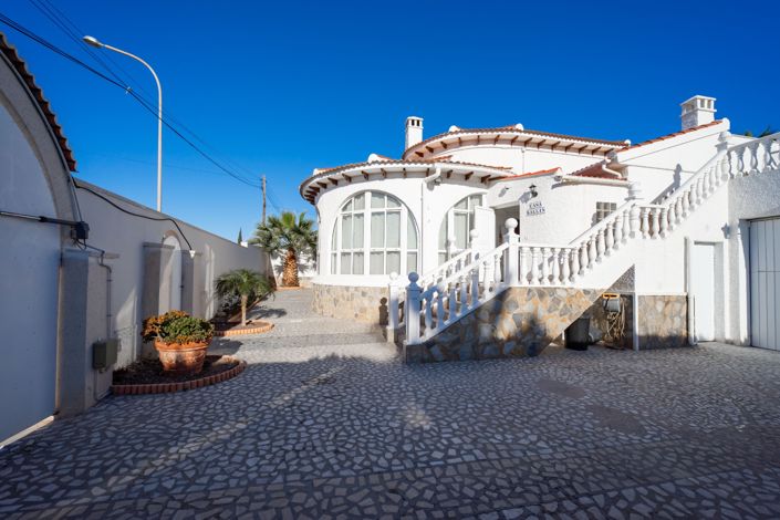 Image No.9-3 Bed Villa for sale