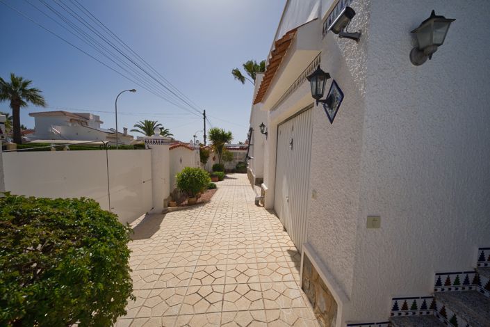 Image No.41-5 Bed Villa for sale