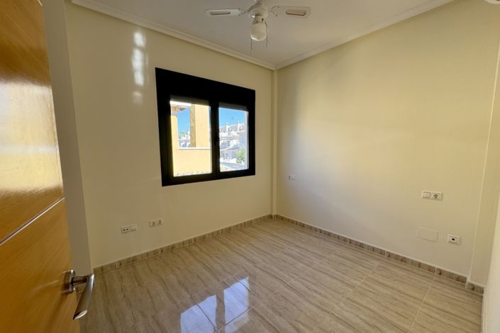 Image No.11-3 Bed Villa for sale