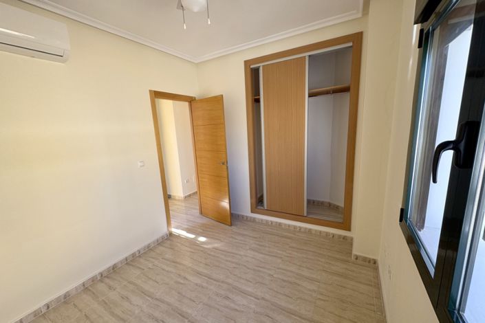 Image No.12-3 Bed Villa for sale