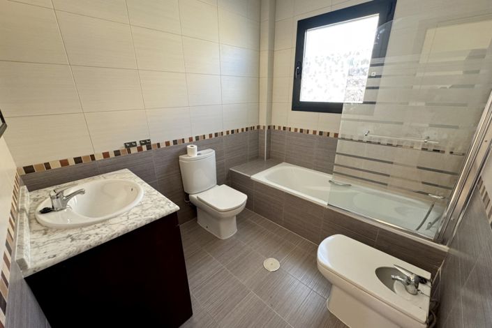 Image No.17-3 Bed Villa for sale
