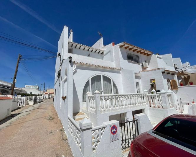 Image No.18-2 Bed Townhouse for sale