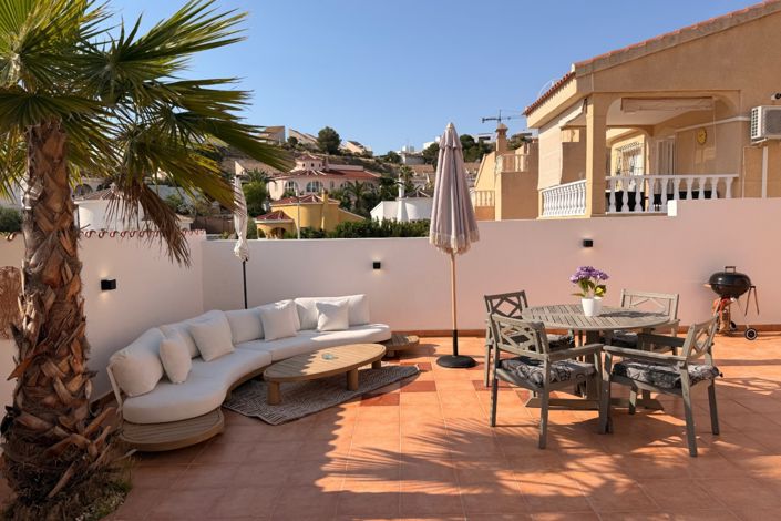 Image No.2-3 Bed Villa for sale