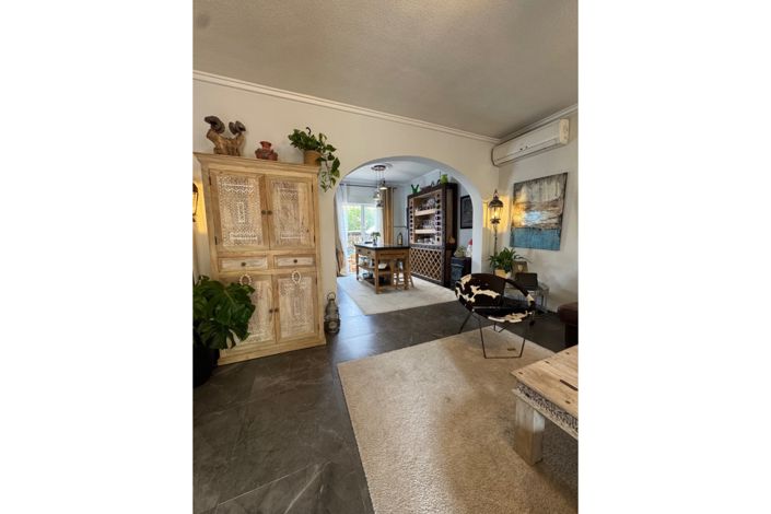 Image No.4-2 Bed House for sale