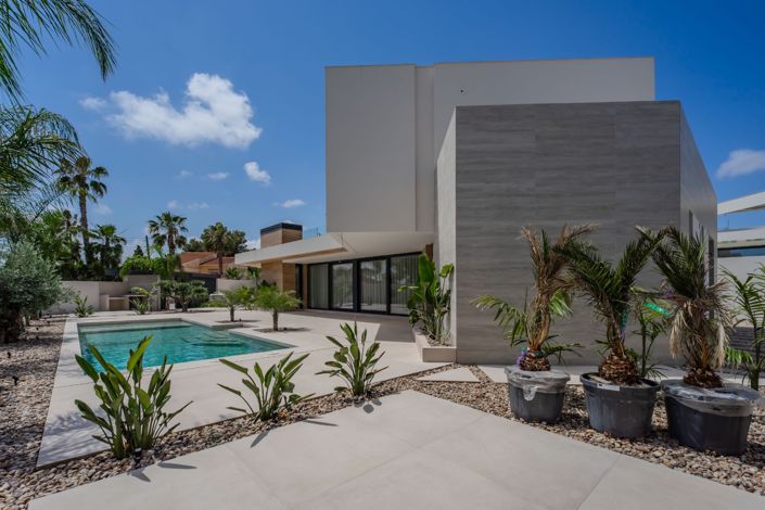 Image No.17-4 Bed Villa for sale