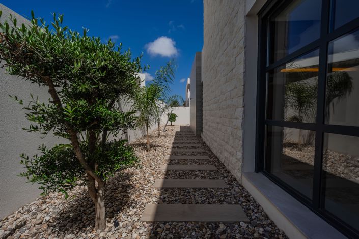 Image No.28-4 Bed Villa for sale