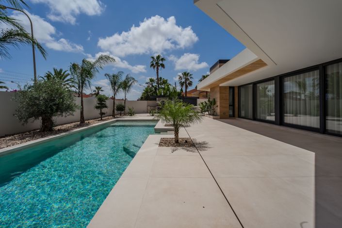Image No.30-4 Bed Villa for sale