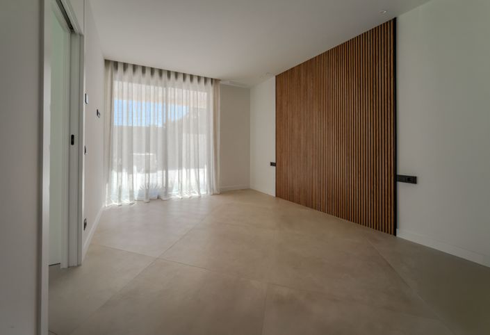 Image No.44-4 Bed Villa for sale