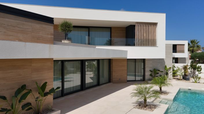 Image No.10-4 Bed Villa for sale