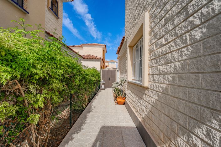 Image No.8-2 Bed Villa for sale
