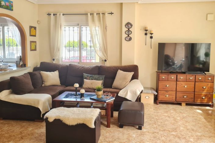 Image No.6-3 Bed House for sale