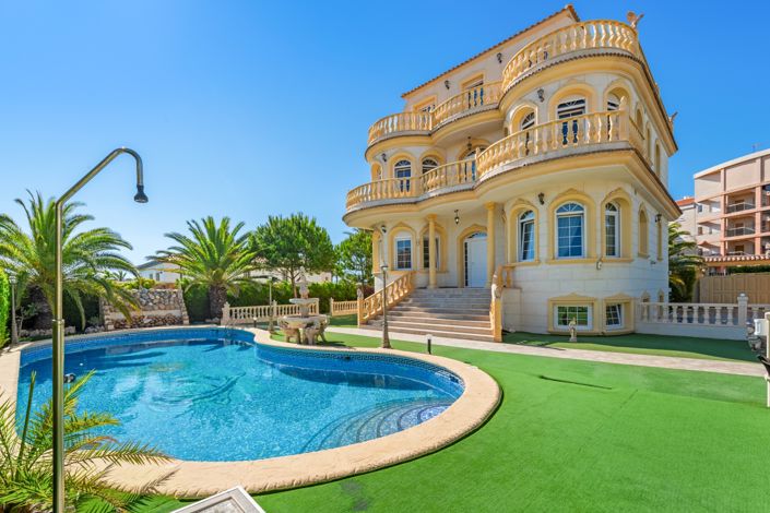 Image No.6-Villa de 6 chambres à vendre à Orihuela Costa